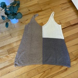 Women’s knit tank.